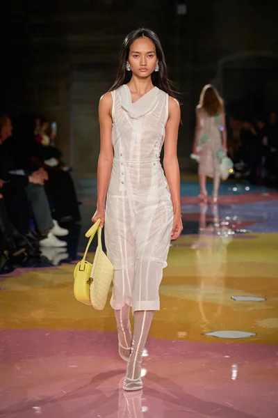 Look 68